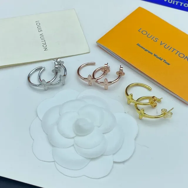 Louis Vuitton Monogram Fleur Or Argent Motif Floral Quatrefoil Boucles d'oreilles en forme de C 6