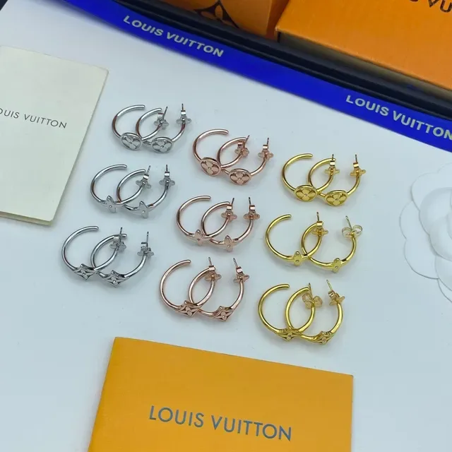 Louis Vuitton Monogram Fleur Or Argent Motif Floral Quatrefoil Boucles d'oreilles en forme de C 9