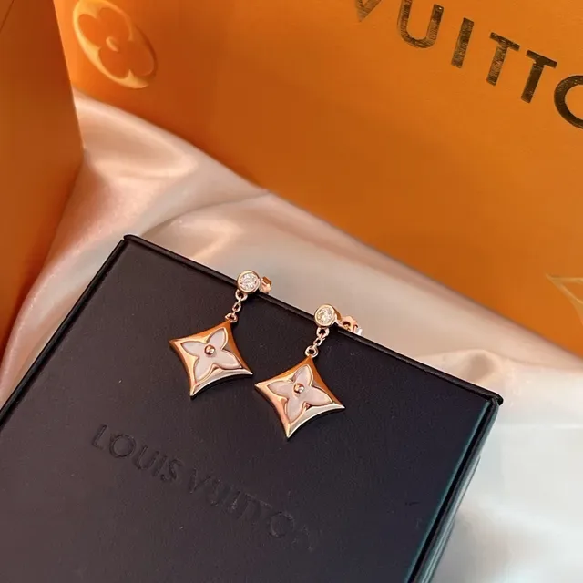 Louis Vuitton Monogram Flower Quatrefoil Enamel Earrings 3