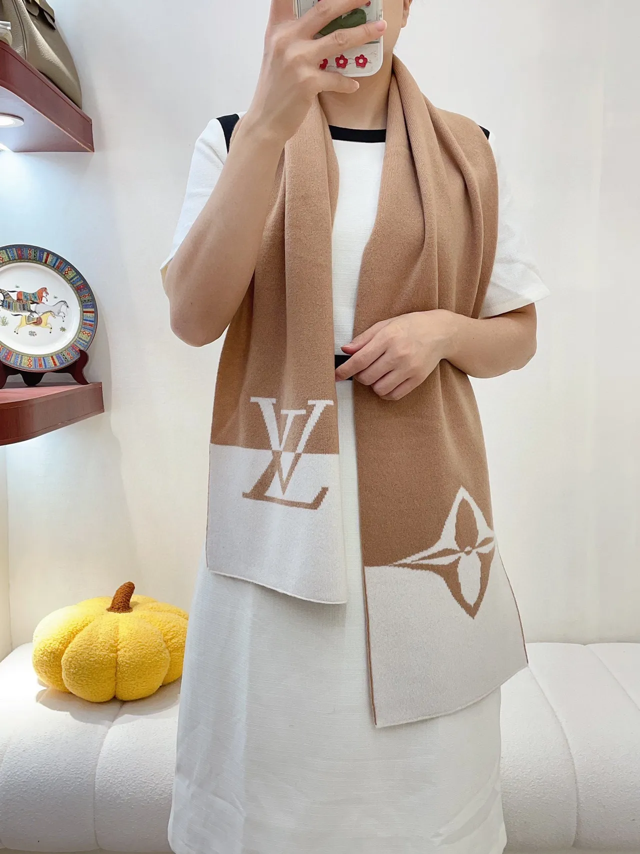 Louis Vuitton Monogram Écharpe tricotée Beige Blanc Écharpe tricotée en cachemire 2