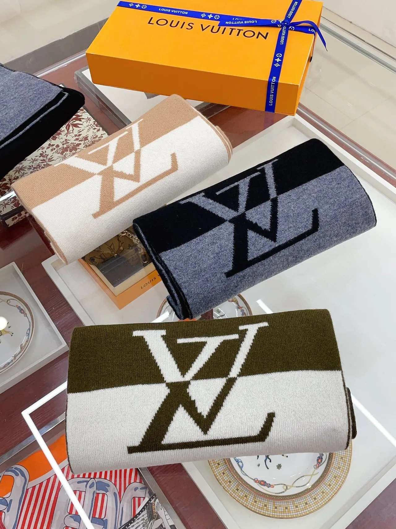 Louis Vuitton Monogram Écharpe tricotée Beige Blanc Écharpe tricotée en cachemire 3