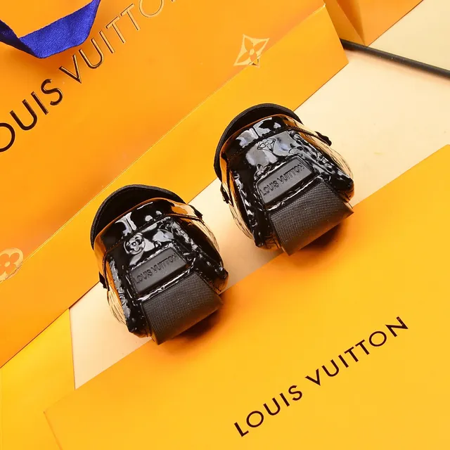 Louis Vuitton Monogram Patent Chain Loafer Mocassin en Cuir Noir 2