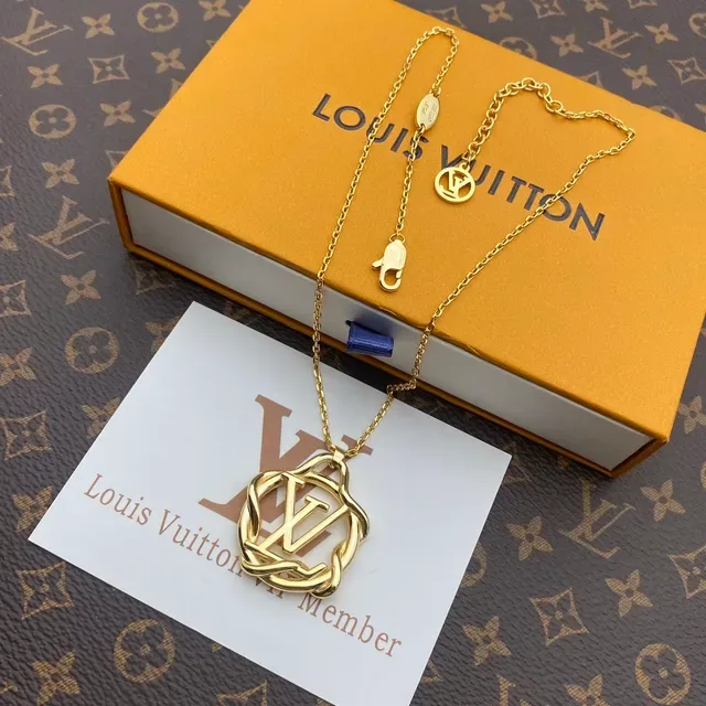 Louis Vuitton Monogram Rope Pendant Gold Necklace 4