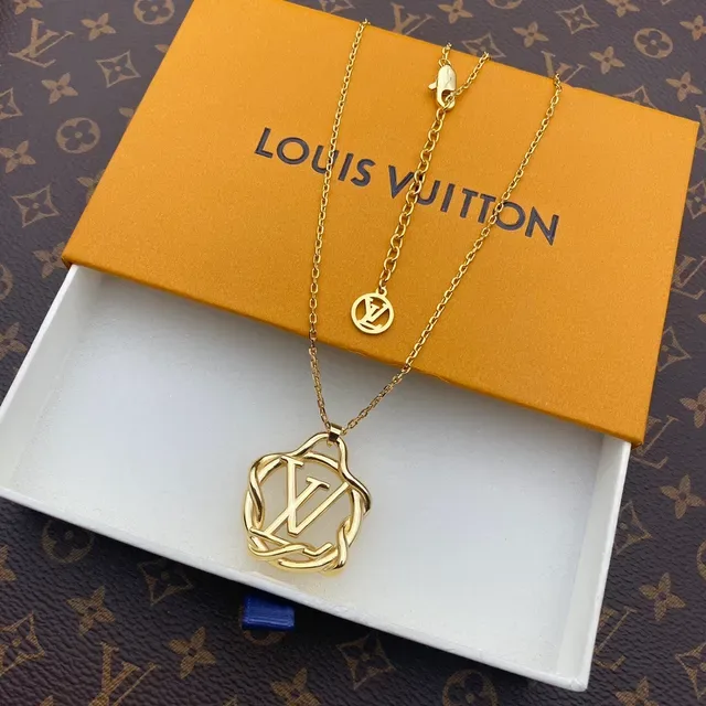 Louis Vuitton Monogram Rope Pendant Gold Necklace 5