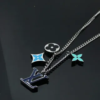 Louis Vuitton 多 charm 珐琅项链