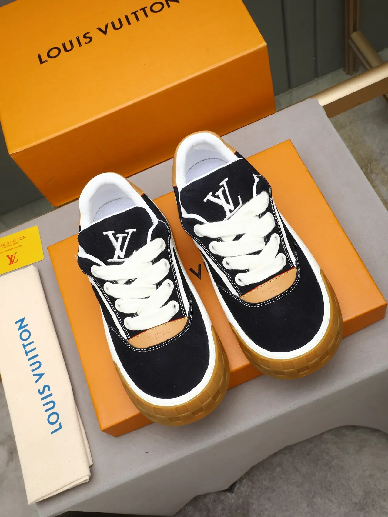 Louis Vuitton Navy Beige Daim Semelle Caoutchouc En Couches Lifestyle Sneakers 2