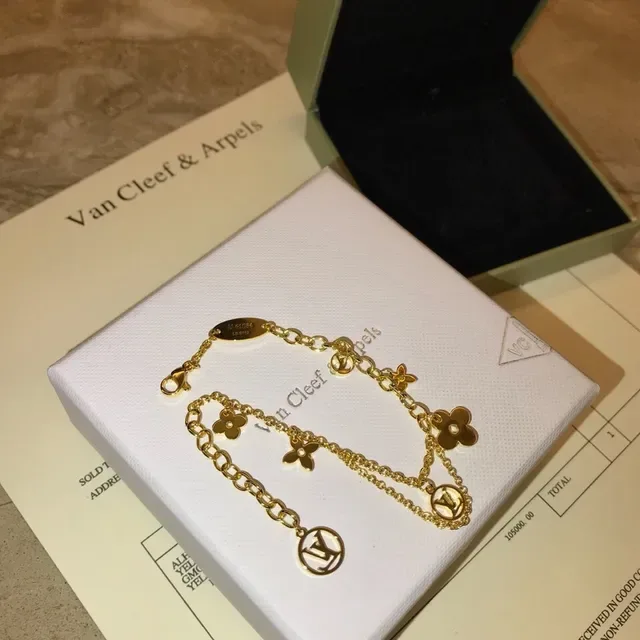 Bracelet Louis Vuitton Onyx Chaîne d'Or Multi-Charm 4