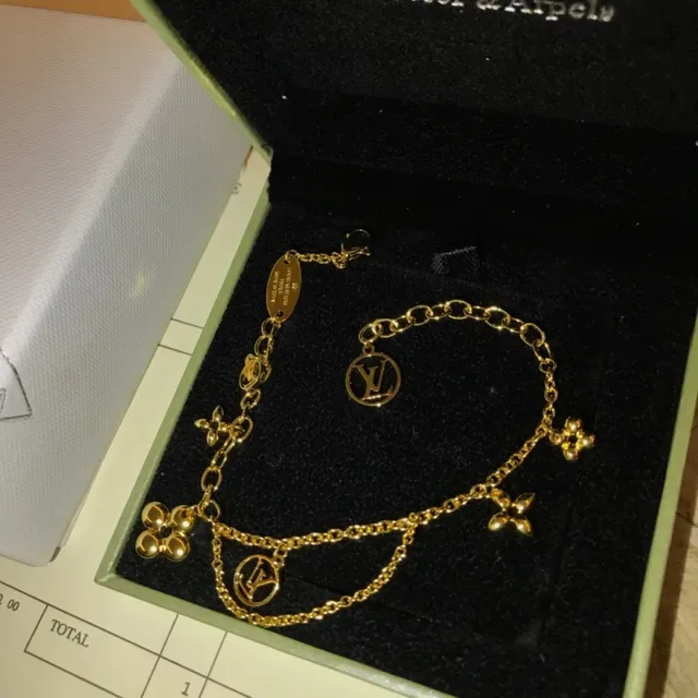 Bracelet Louis Vuitton Onyx Chaîne d'Or Multi-Charm 5