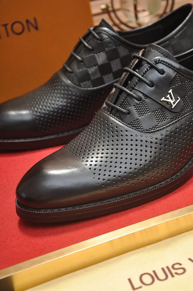 Louis Vuitton أحذية أوكسفورد بإبهام مقطوع مثقوب 2