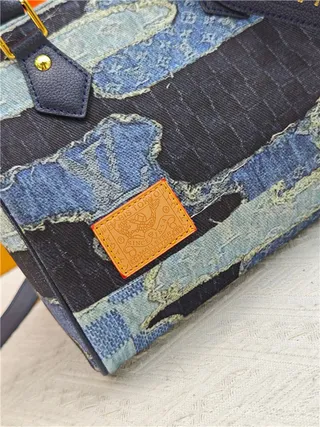 Louis Vuitton Petite Malle Bolso Boston rectangular estructurado patchwork denim azul marino 4