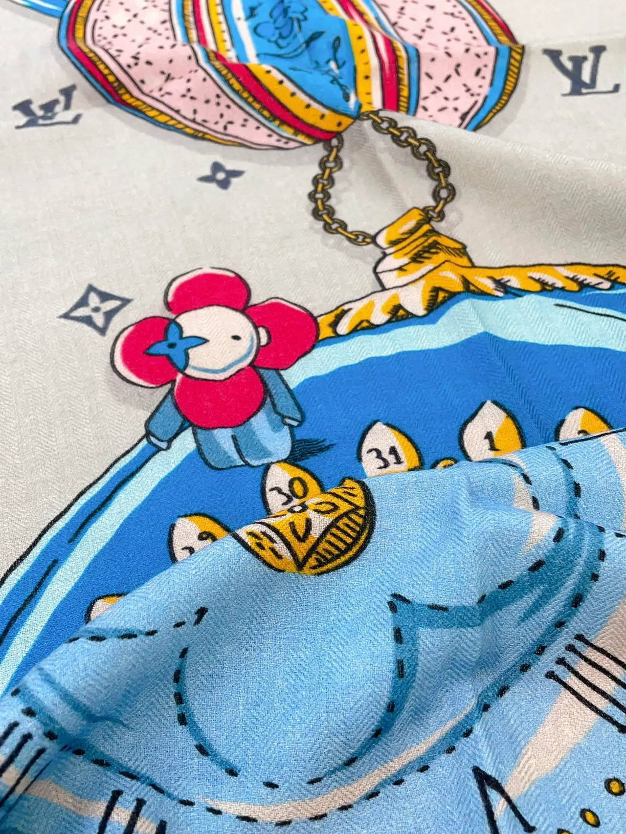 Louis Vuitton Écharpe en soie beige motif cartoon imprimé 9