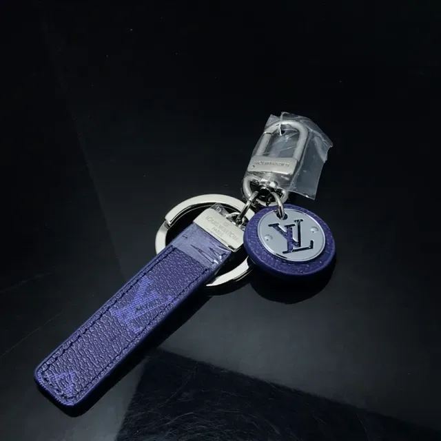 Louis Vuitton Purple Silver Monogrammed Leather Strap Circular LV Medallion Charm Handbag 2