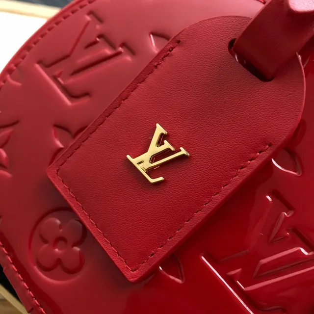 Louis Vuitton Red Gold Circular Patent Leather Messenger Bag 7