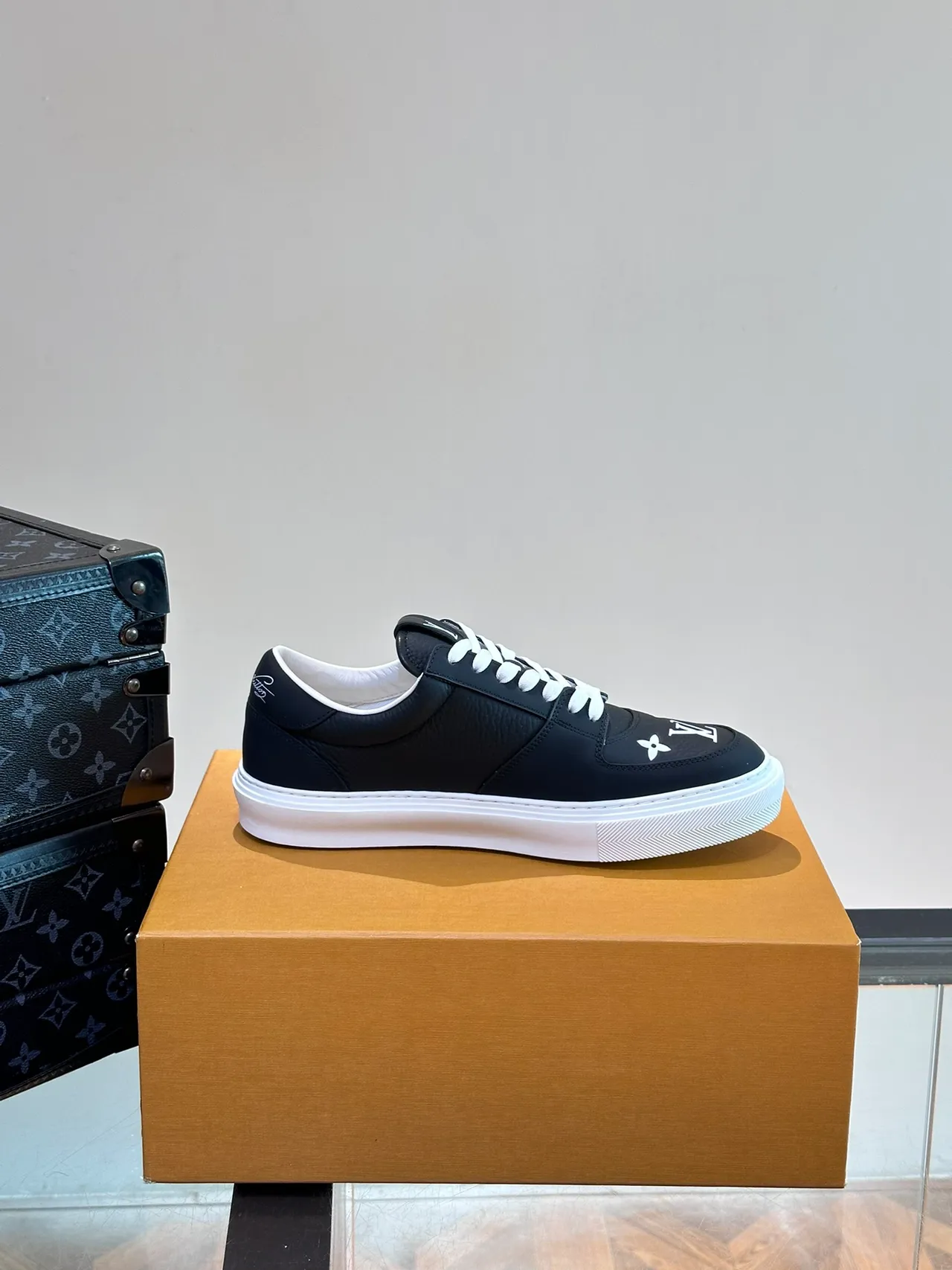 Louis Vuitton Run Away Black and White Floral Motif Lifestyle Sneakers 4