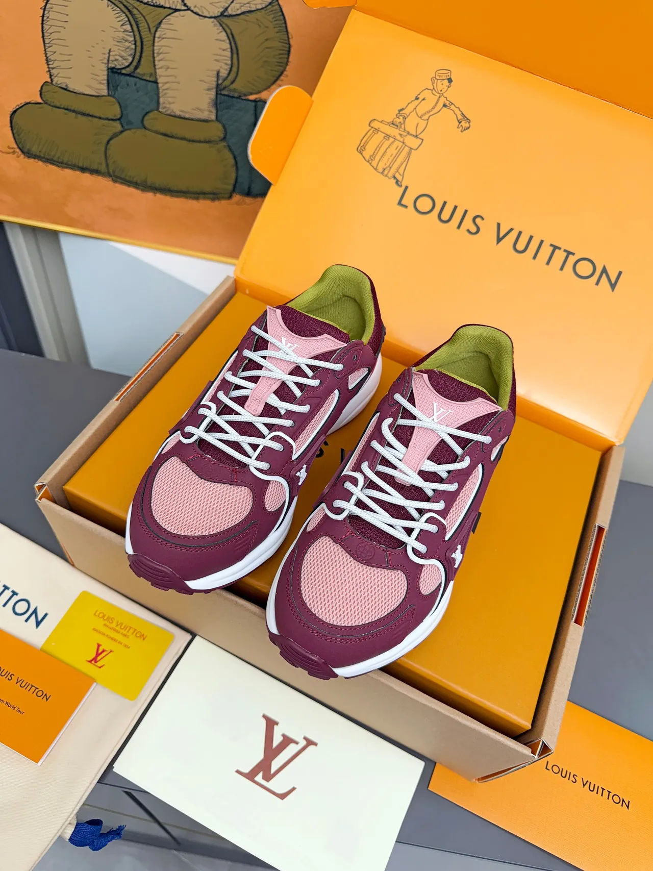 Louis Vuitton Run Away bordeaux rose vert sneakers épaisses 3