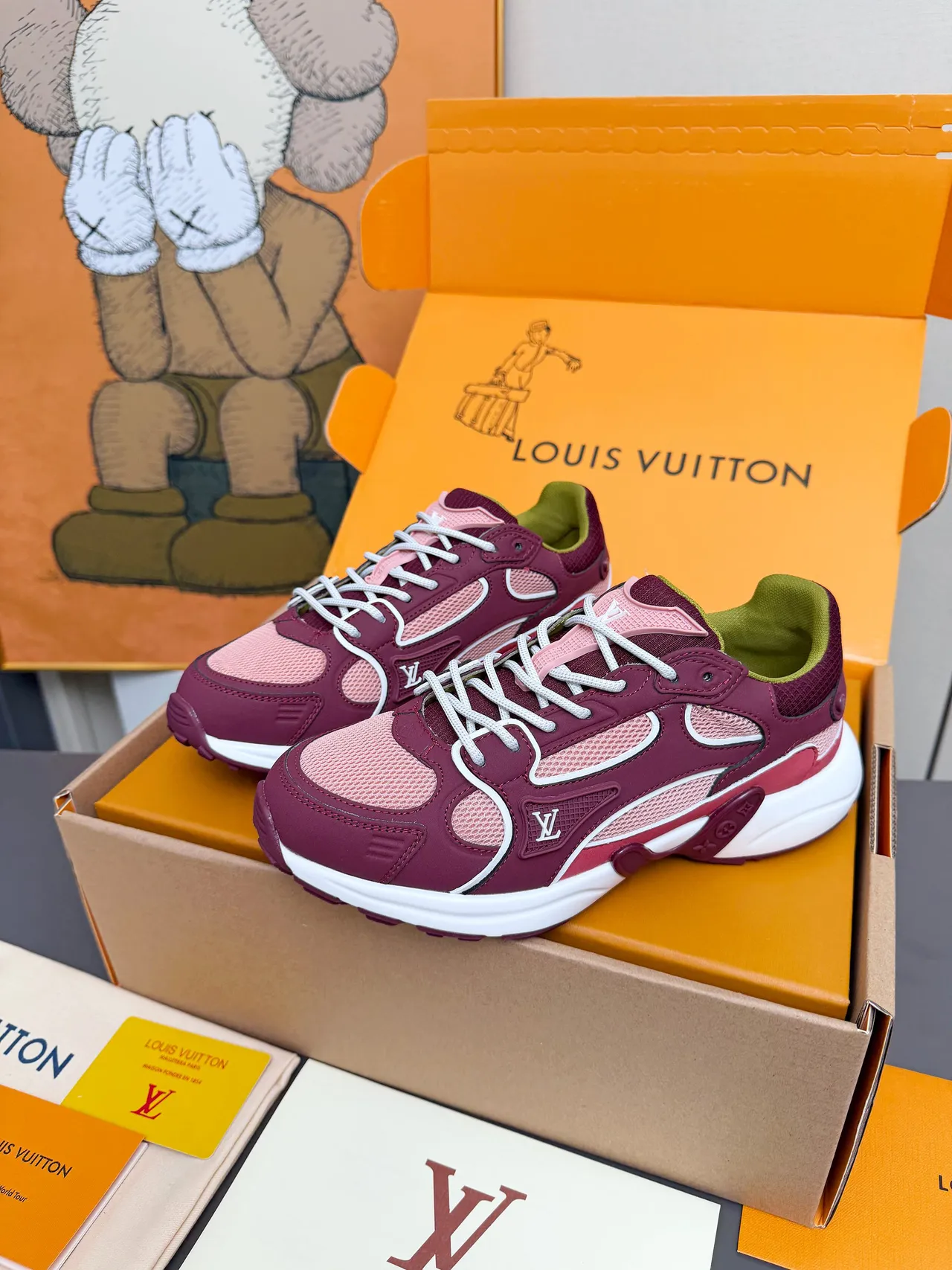 Louis Vuitton Run Away bordeaux rose vert sneakers épaisses 4