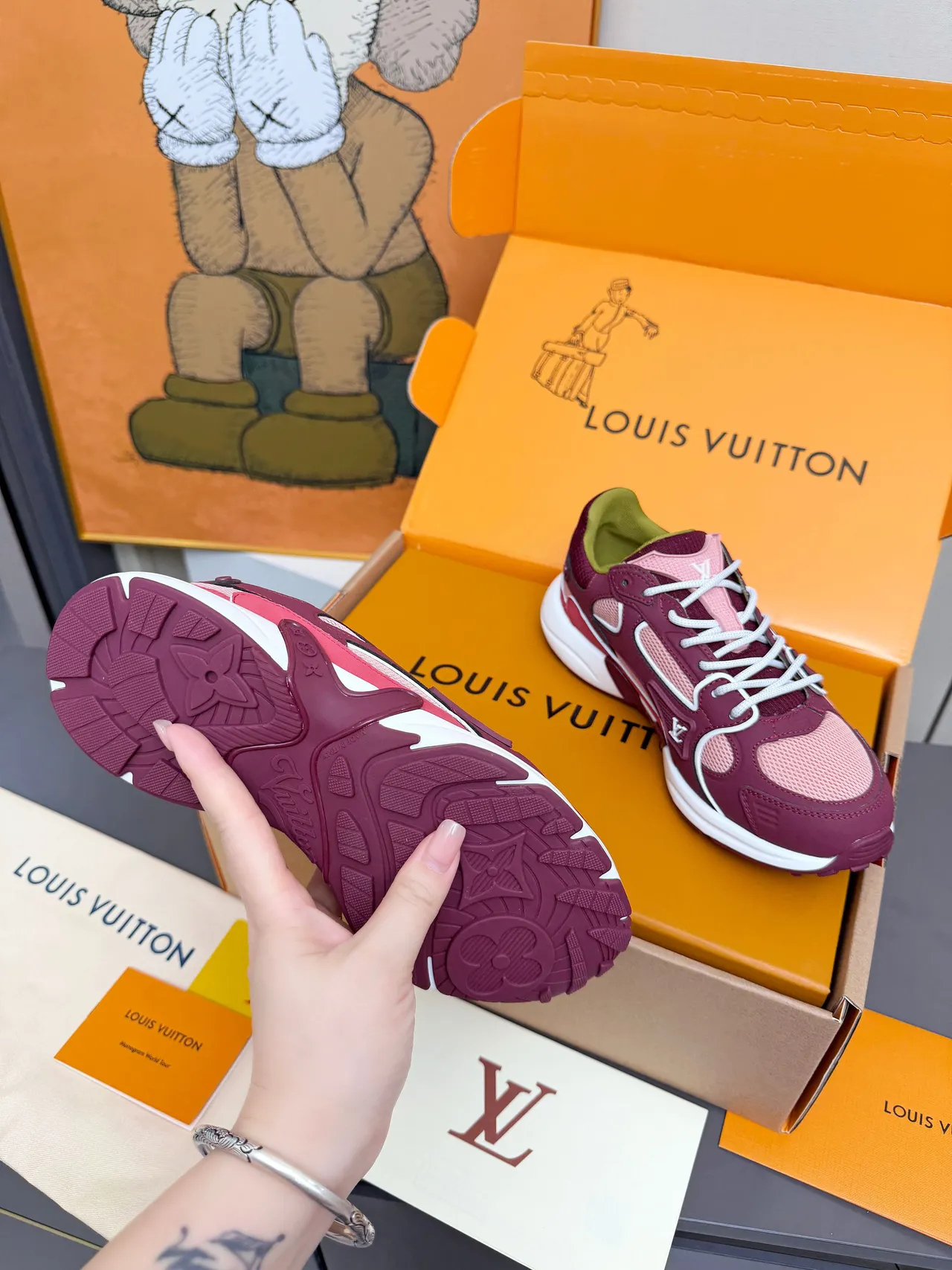 Louis Vuitton Run Away bordeaux rose vert sneakers épaisses 5