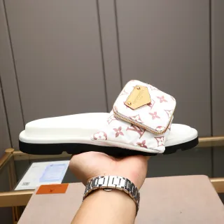 Louis Vuitton Run Away Slide सफेद गुलाबी Monogram चप्पल