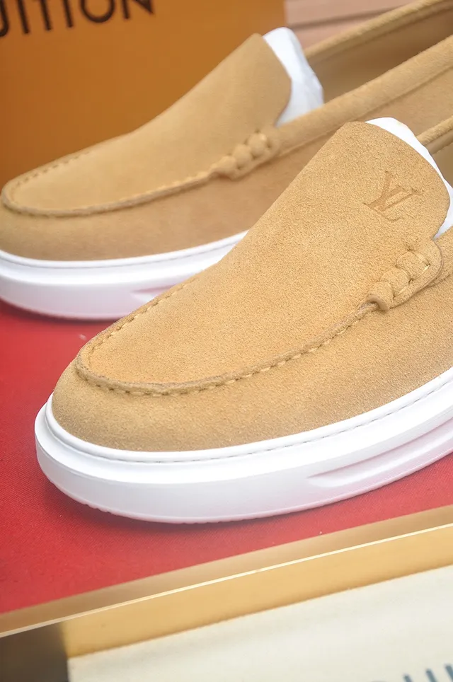 Louis Vuitton Run Away mocasines de ante tan 8