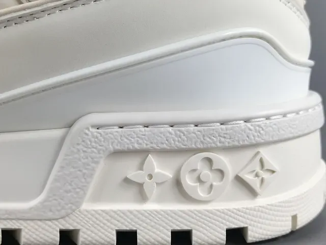 Louis Vuitton Run Away White Chunky Lifestyle Sneakers 7