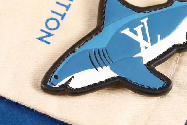 Louis Vuitton Shark Charm Blue White Leather Appliqué Crossbody Bag 5