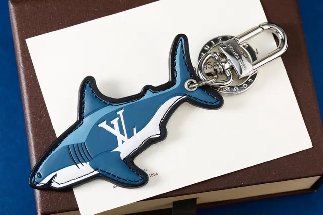 Louis Vuitton Shark Charm Blue White Leather Appliqué Crossbody Bag 9