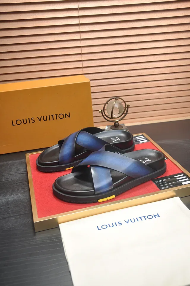 Louis Vuitton Slide Noir Bleu Sangle Cuir Croisée Finition Iridescente Gradient Sandales Casuales 4