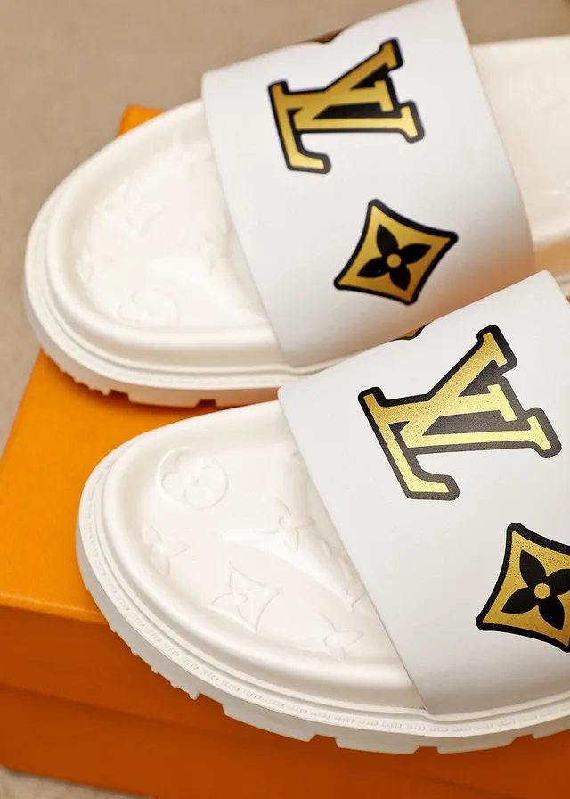 Louis Vuitton Slide Blanc Or Semelle en Caoutchouc Moulé Dessous avec Monogramme Embossé Chaussons 7
