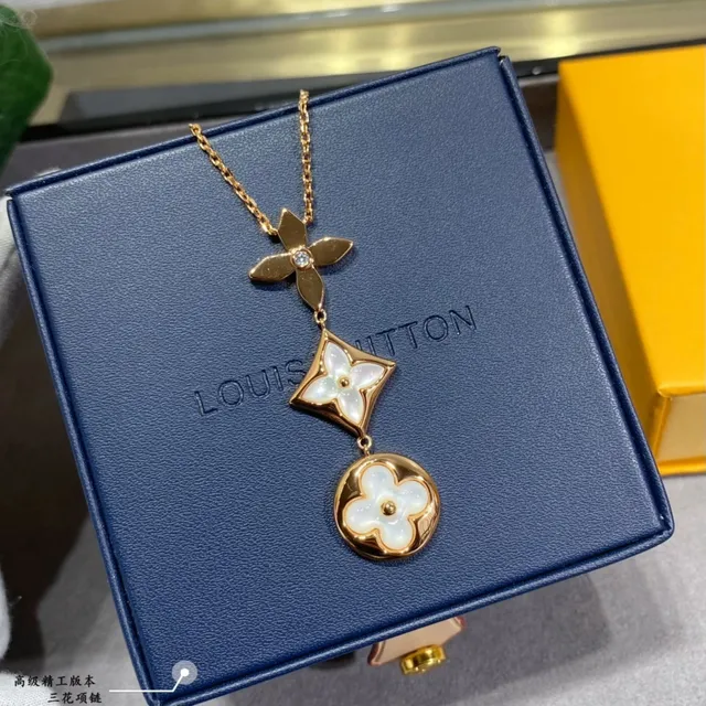 Louis Vuitton Three Flowers Mother-of-Pearl and Gold-Tone Necklace 2