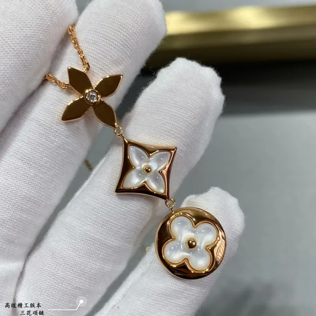 Louis Vuitton Three Flowers Mother-of-Pearl and Gold-Tone Necklace 6