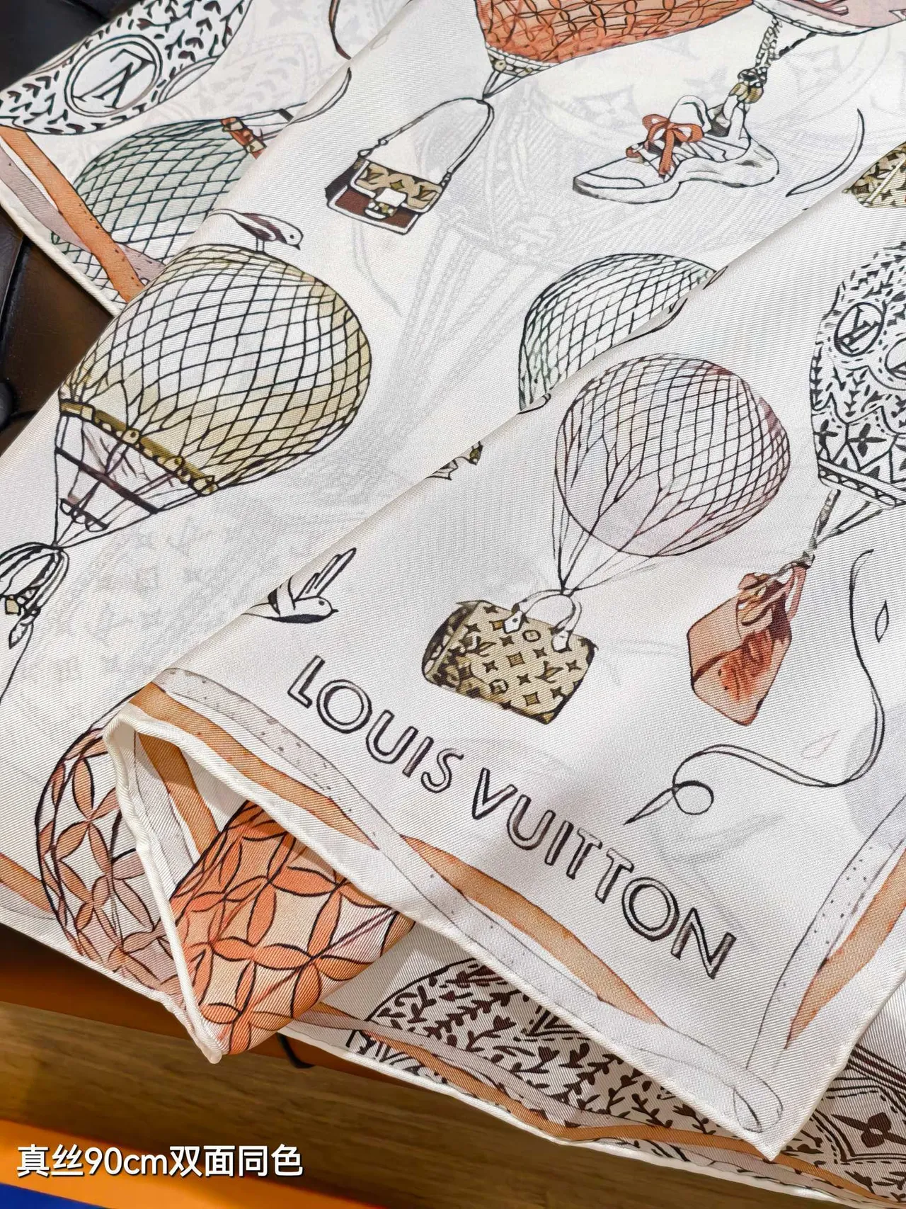 Louis Vuitton Up And Away 90 écharpe en soie 5
