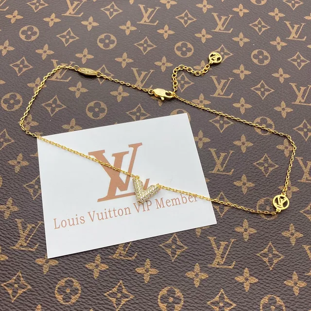 Louis Vuitton V Collection Gold-Tone Pavé Pendant Necklace 3