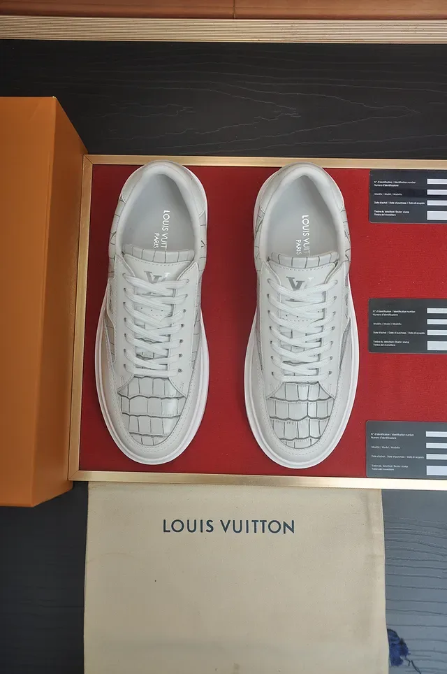 Louis Vuitton White Beige Low-Top Leather Lifestyle Sneakers 5