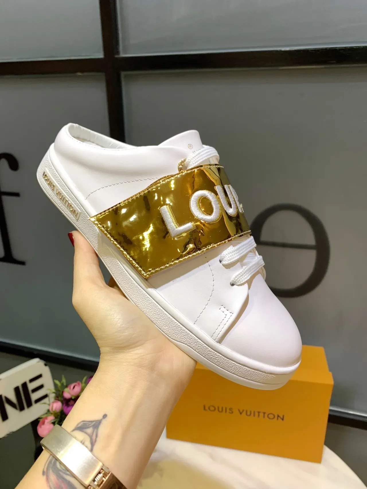 Louis Vuitton White Gold Smooth Leather Metallic Strap Lifestyle Sneakers 3
