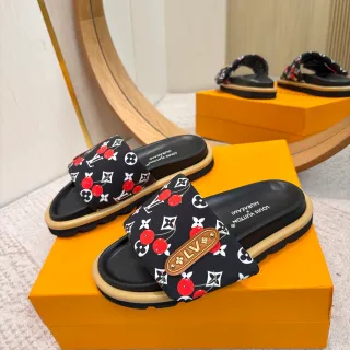 Louis Vuitton x Murakami Cherry Monogram स्लिपर