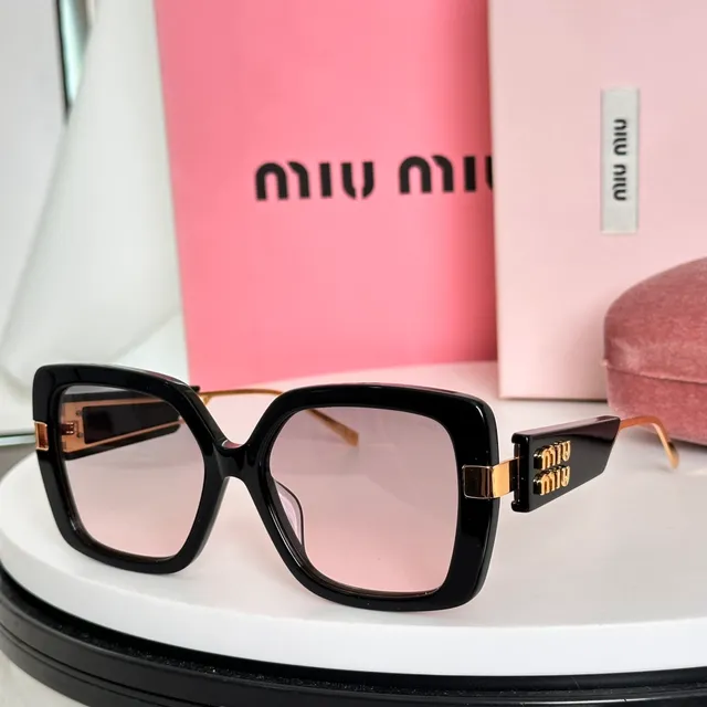 Miu Miu Black Gold Oversized Square Frame Gradient Lenses Sunglasses 7