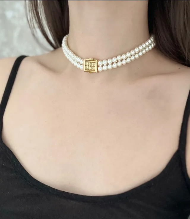 Miu Miu Logo Collier de Perles Or Blanc Double Chaîne 2