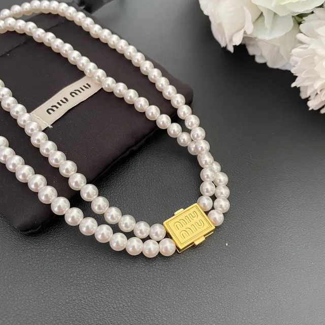 Miu Miu Logo Collier de Perles Or Blanc Double Chaîne 6