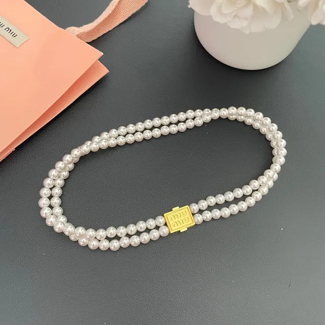 Miu Miu Logo Collier de Perles Or Blanc Double Chaîne 7
