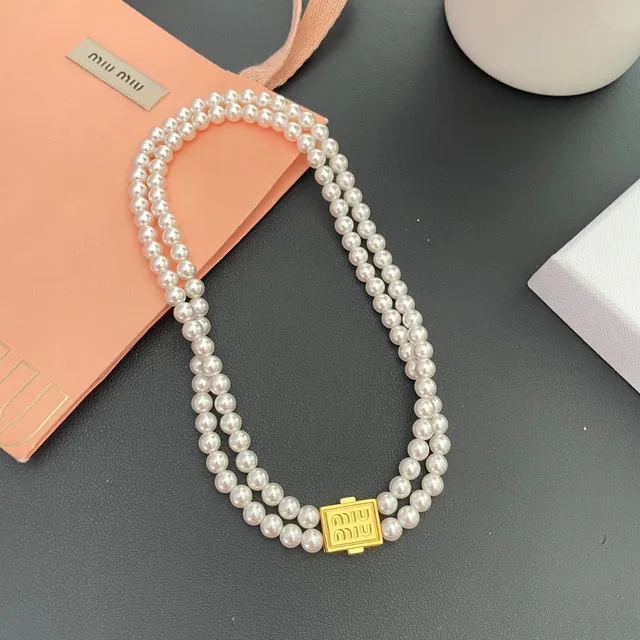 Miu Miu Logo Collier de Perles Or Blanc Double Chaîne 8