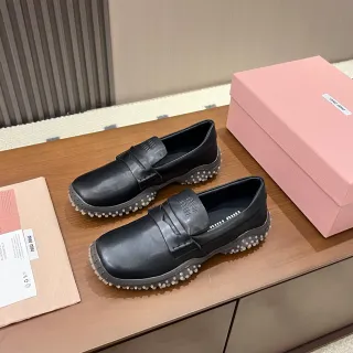 Miu Miu Wander Negro Gris Cuero Mocasines Suela con Tachuelas Mocasín