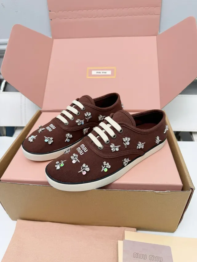 Miu Miu Wander Marron Beige Toile Supérieure Embellissements Floraux de Cristal Sneakers Lifestyle 4