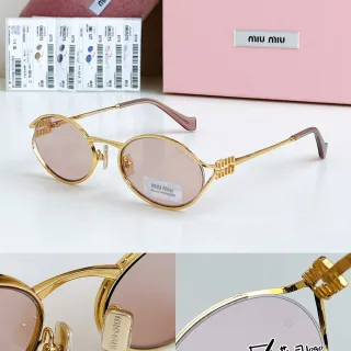 Miu Miu Wander نظارات شمسية بيضاوية ذهبية اللون مع لون وردي
