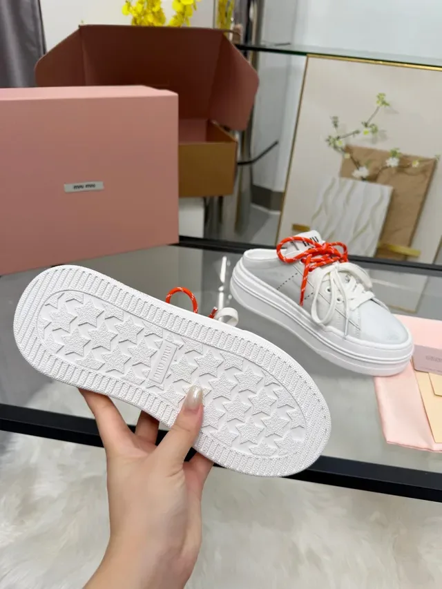 Miu Miu Wander White and Orange حذاء رياضي أسلوب حياة مربوط 2