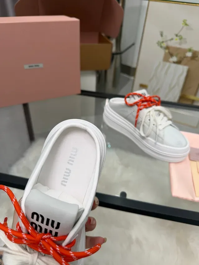 Miu Miu Wander White and Orange حذاء رياضي أسلوب حياة مربوط 3