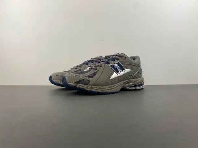 New Balance 1500 Gray and Navy Lifestyle Sneakers 10