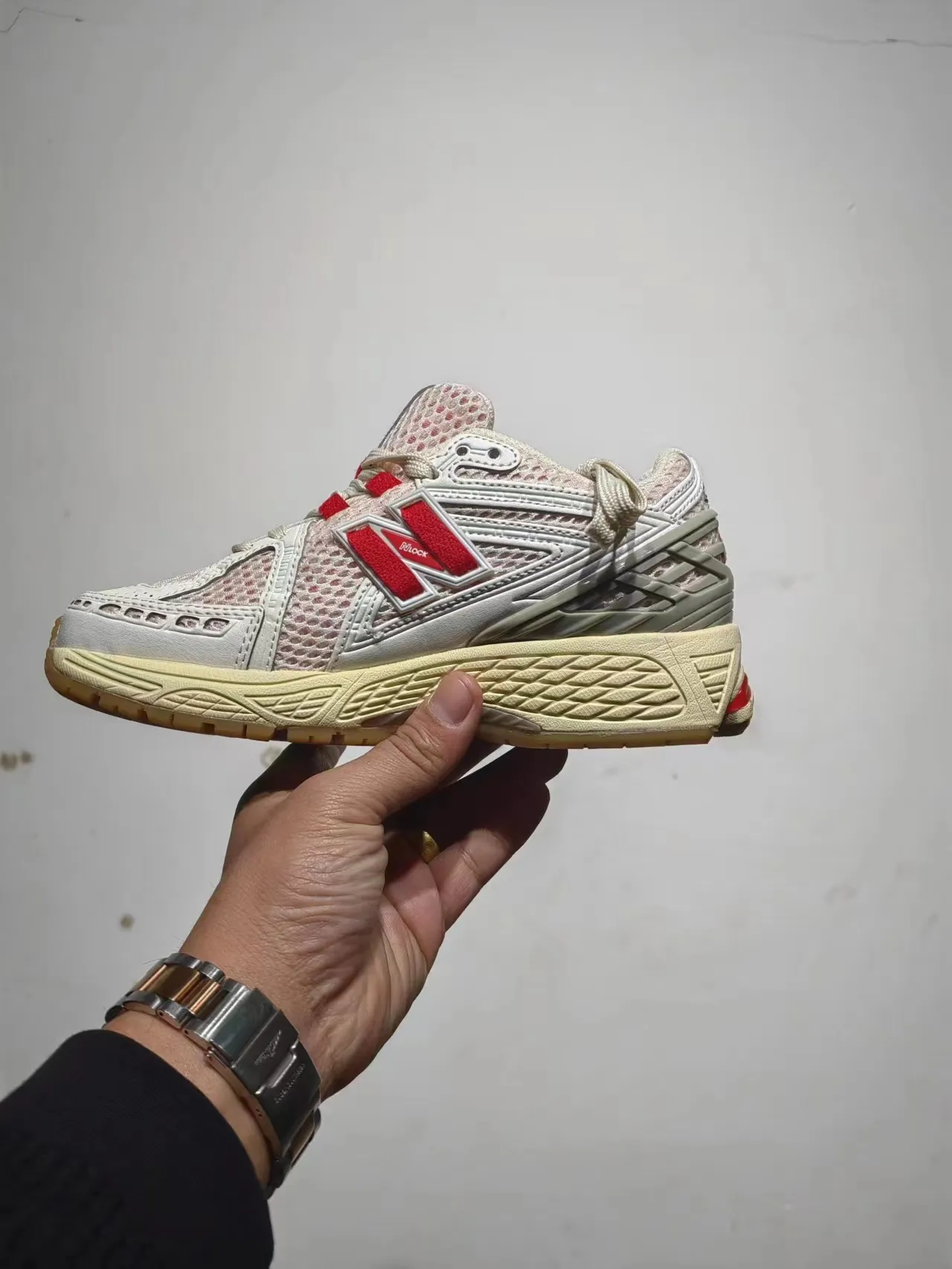 New Balance 1906R branco vermelho bege Tênis de corrida 5