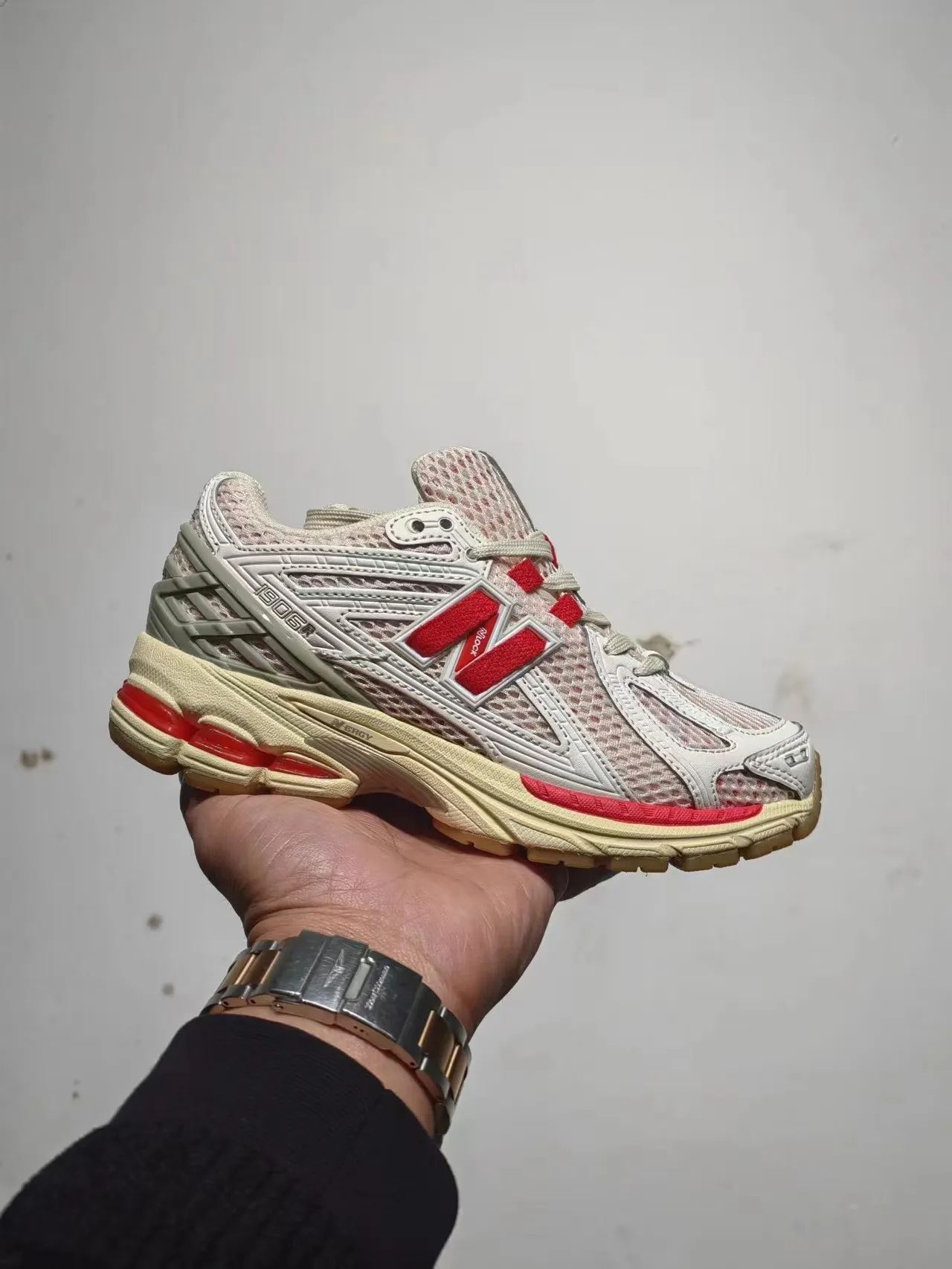 New Balance 1906R branco vermelho bege Tênis de corrida 7