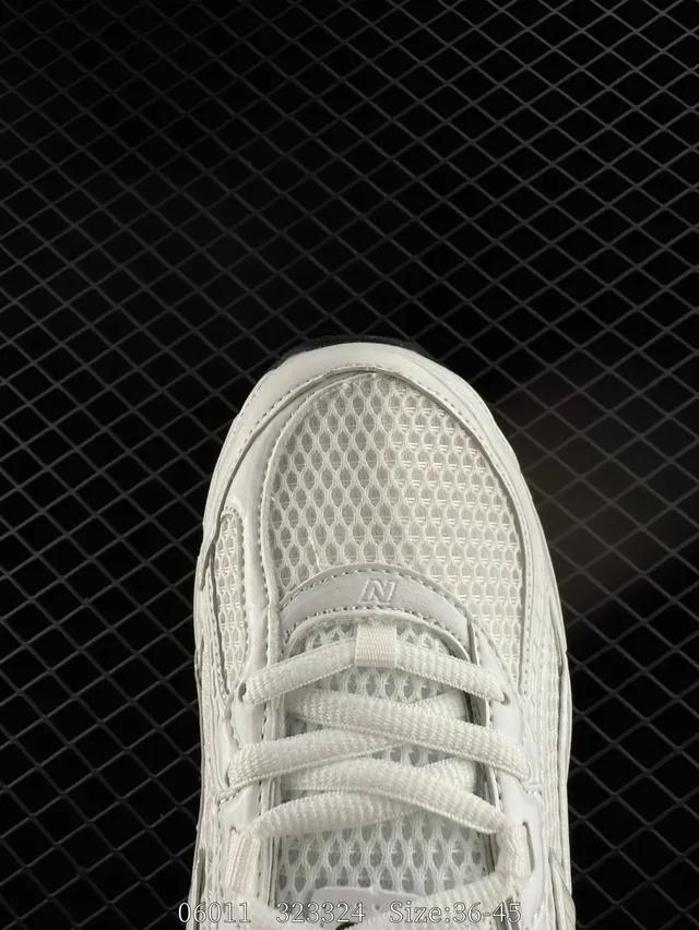 New Balance 740 White Chunky Sneakers 3