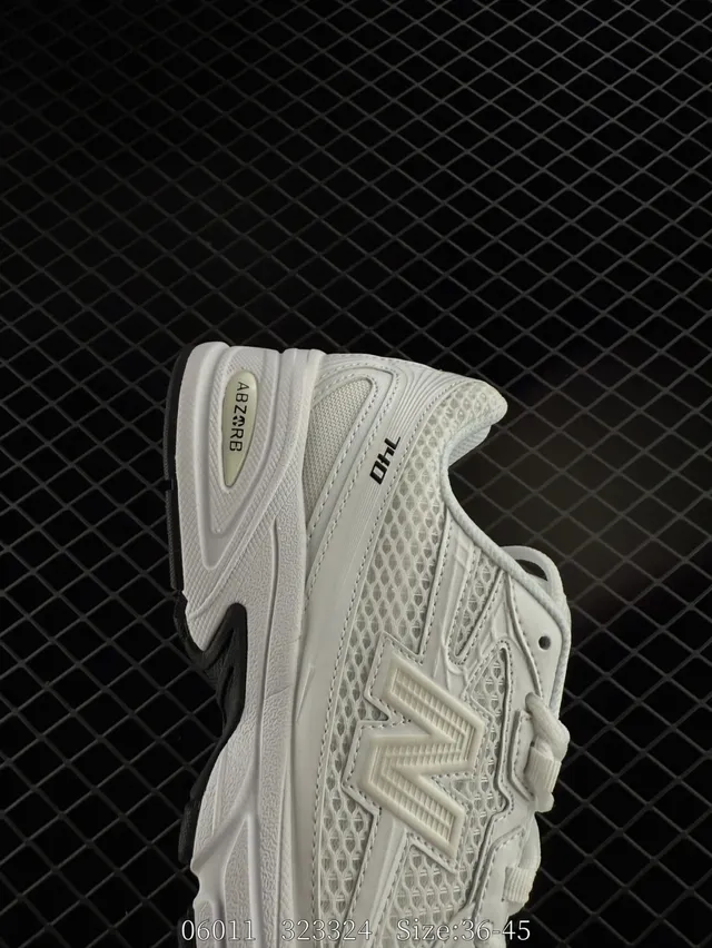 New Balance 740 White Chunky Sneakers 5